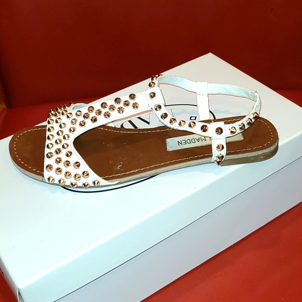 Steve Madden Nickiee White/Rose Gold Spiked Sandals Size 6.5